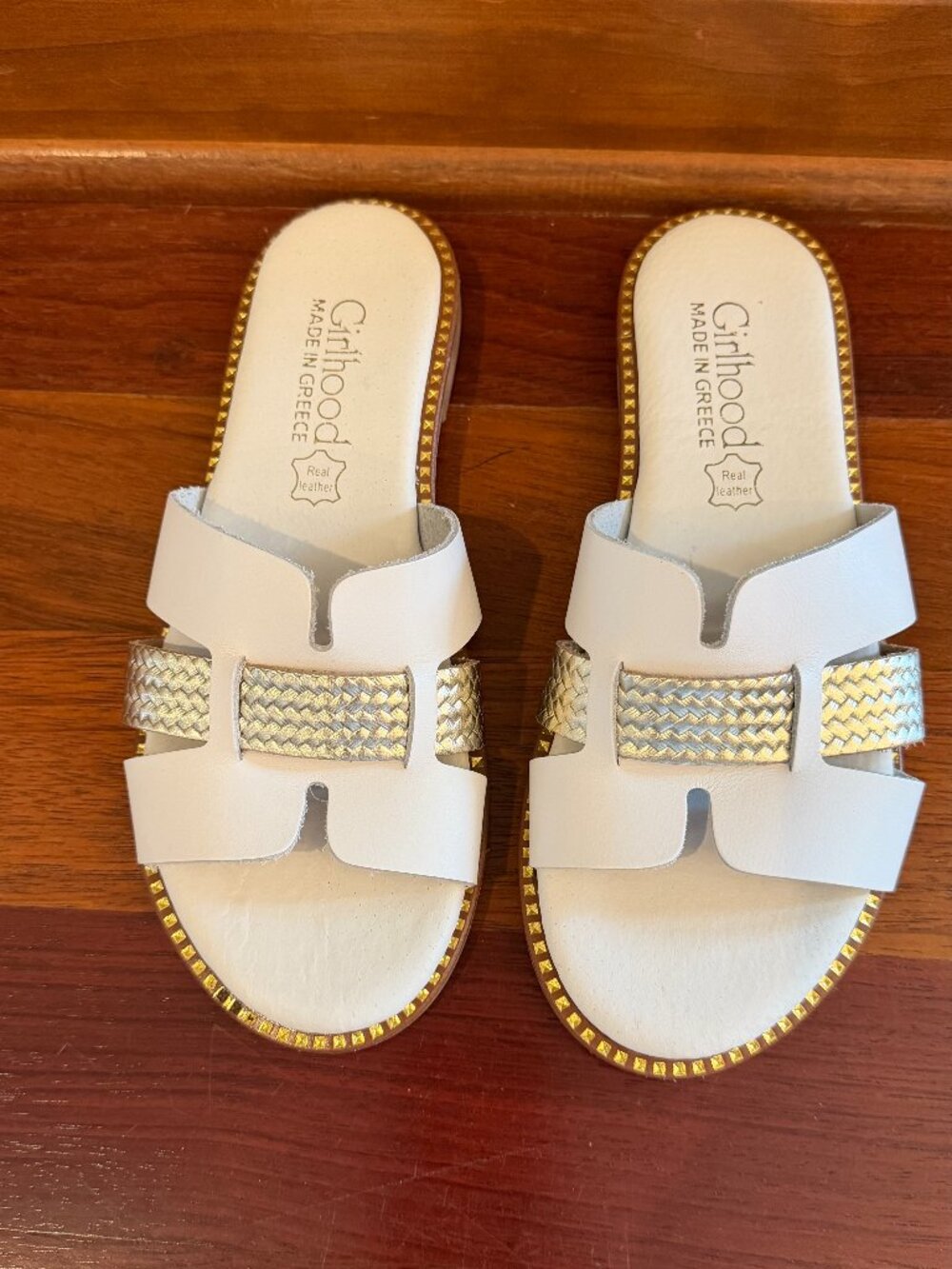 NEW Girlhood Leather White Gold Flat Elegant Sandal Gold Accent Border, Size 6.5
